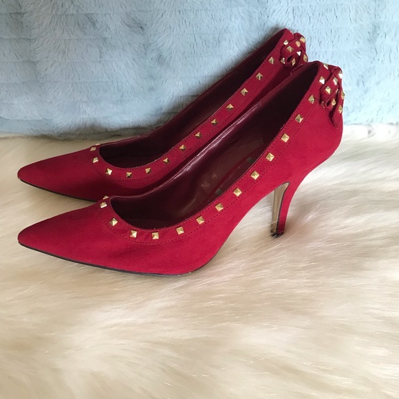 Elle ⚜️ Gold Studded Red Sueded Pumps - Picture 2 of 10